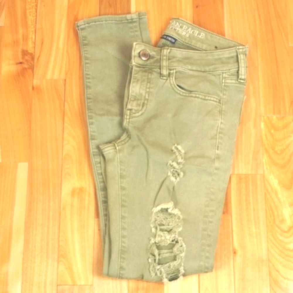 American Eagle Super Stretch Twill Distressed Light‎ Green Jegging Jean Size 4